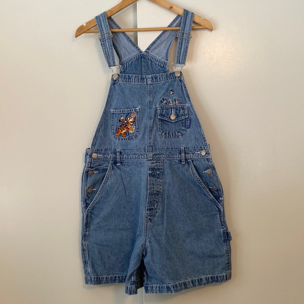Disney Tigger overall shorts - size M